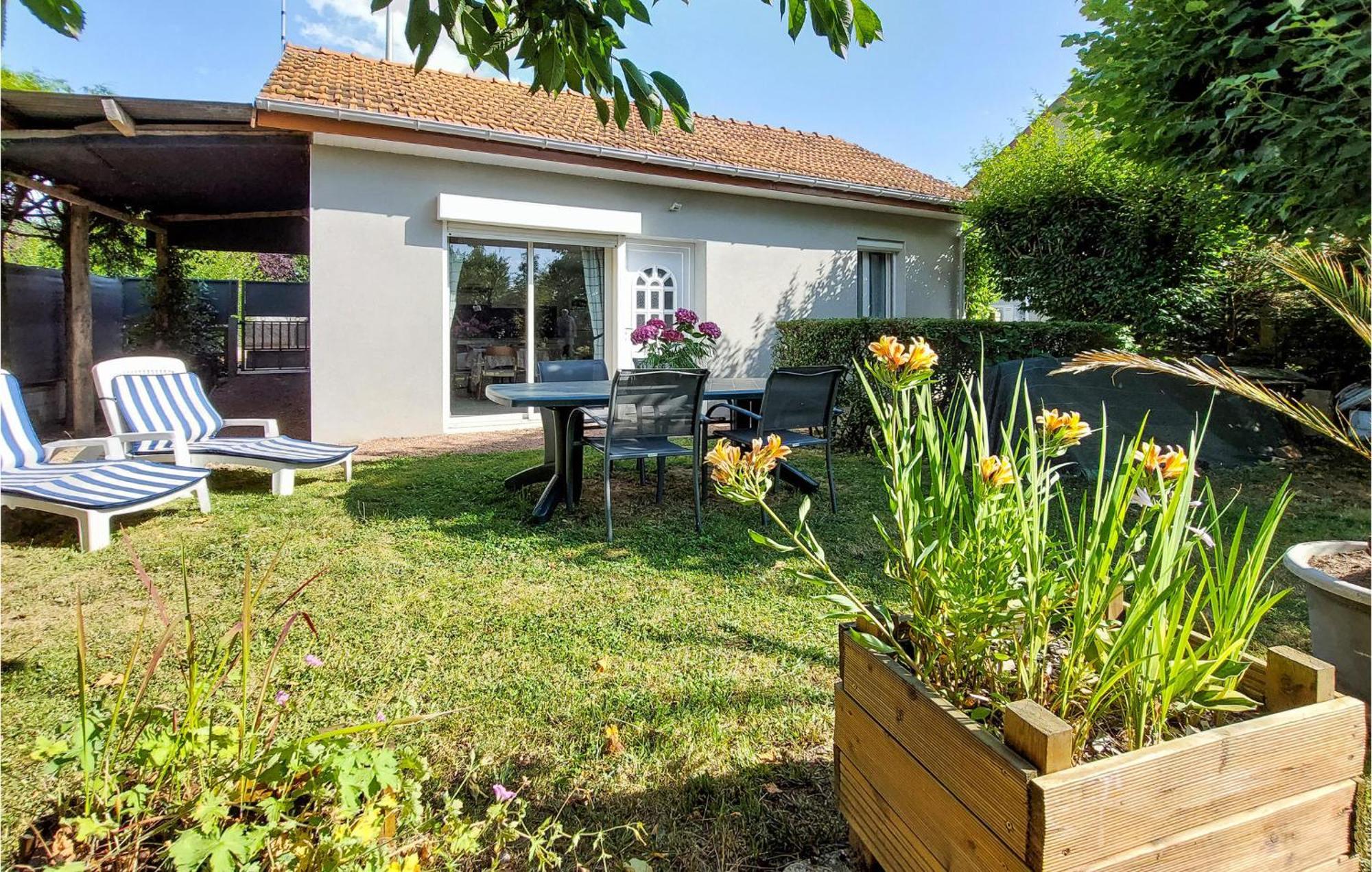 Gorgeous Home In Molinet With Wifi エクステリア 写真